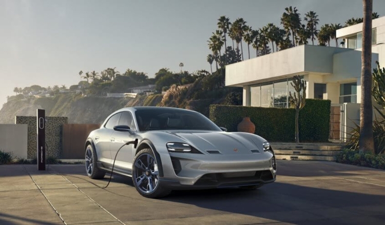 porsche elektroauto mission e batterie laden sportwagen