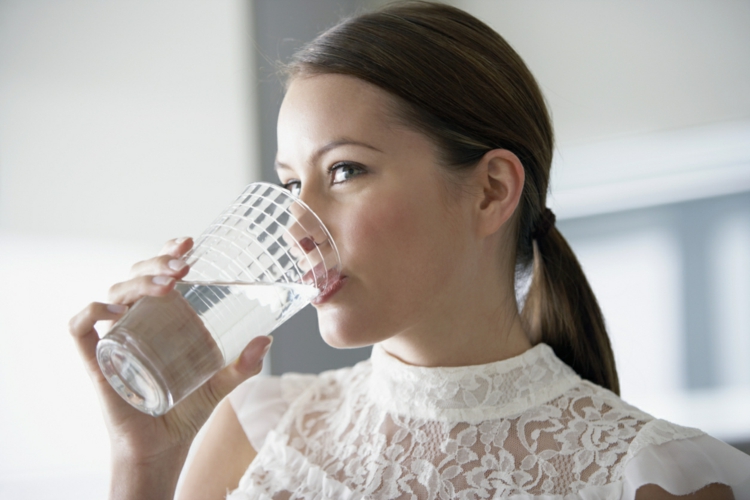 was tun für eine gesunde darmflora wasser trinken