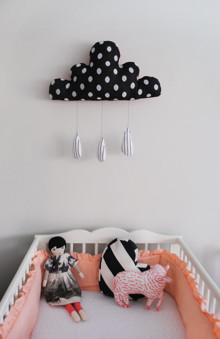 wolken kinderzimmer babyzimmer stoff schwarz weiss skandinavisch design