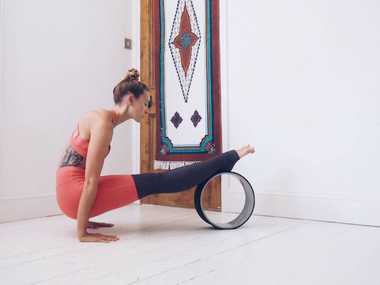 yoga rad übungen anfänger stretching training anleitung tipps