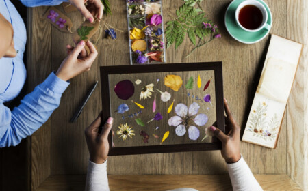 Bastelideen Frühling Erwachsene Herbarium Trockenblumen Bilderrahmen Glas