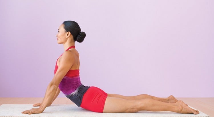 Dehnübungen Bauch unterer Rücken Yoga