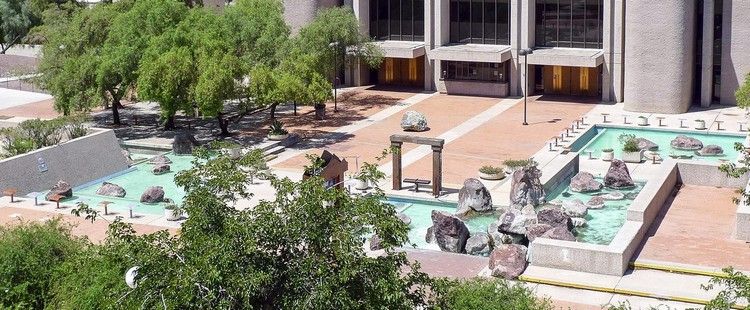 Garten- und Landschaftsbau mit Steinen groß Wasser Tucson Convention Center