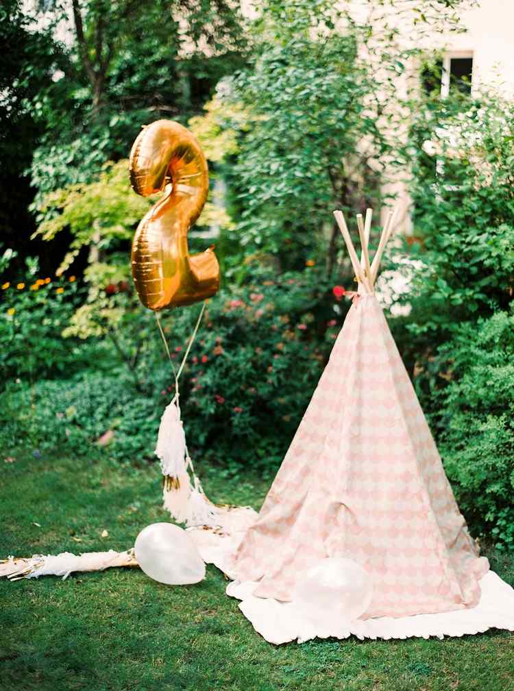 Kindergeburtstag Deko Outdoor Party Luftballon Ziffer Quasten Tipi