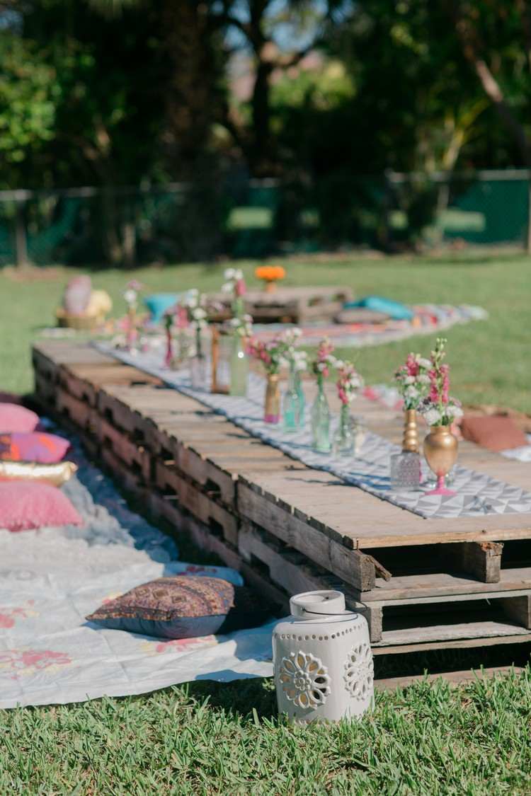 Kindergeburtstag im Garten Tisch aus Paletten