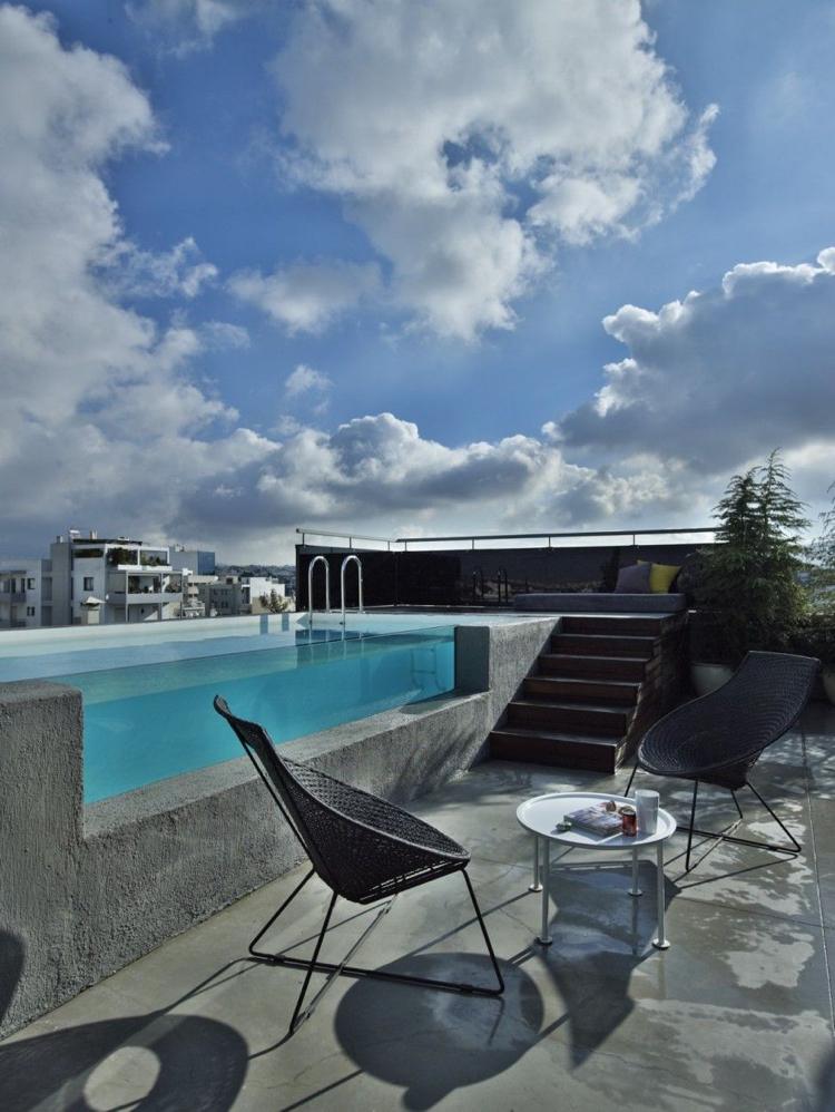 Swimmingpool auf Dachterrasse Beton Glawand Athen