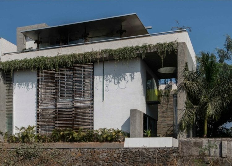alte türen und fenster hausfassade collage house s+ps architects bepflanzung
