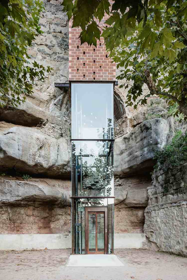 architektur glas stein aufzug barcelona