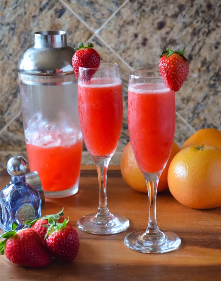 cocktail rezepte frühling grapefruit mimosa erdbeeren
