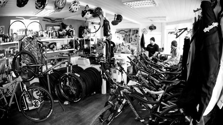 downhill fahrrad kaufen mountainbike shop fahrradladen geschäft