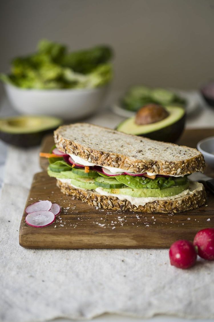 hummus avocado sandwich vegetarisch 1200 kalorien am tag 5