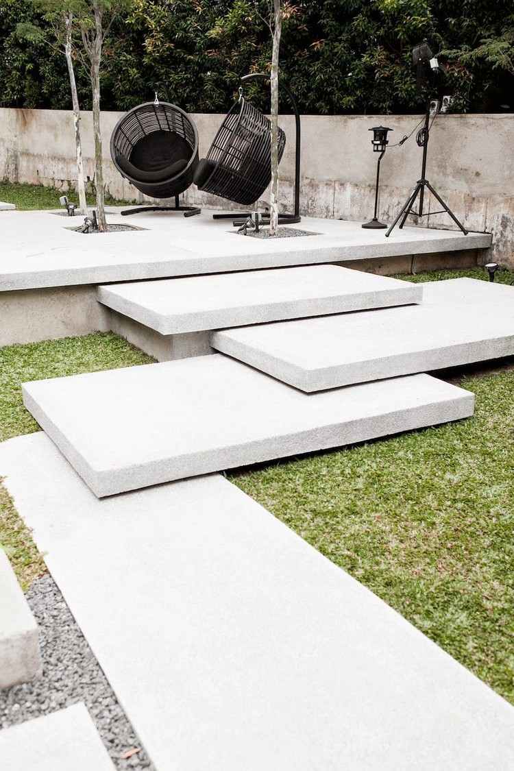 moderne gartentreppe betonstufen überlappend setzen