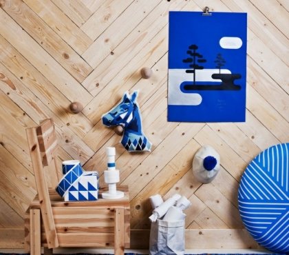 skandinavischer stil wandgestaltung mit fischgrätmuster blau dekoration