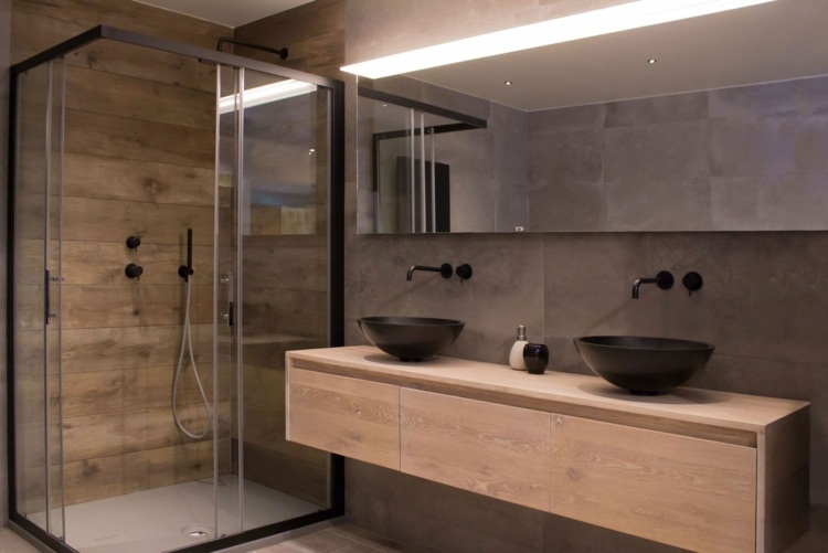 waschbecken bedezimmer armaturen schwarz duschkabine spiegel