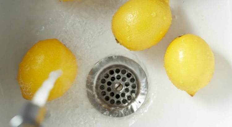 abfluss badewanne reinigen zitrone gerÃ¼che entfernen