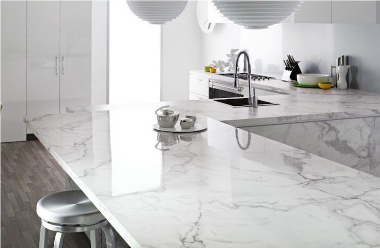 arbeitsplatten für die küche passende naturstein materialien wählen ideen ratgeber tipps marmor glänzend