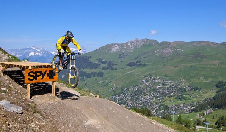 bikepark österreich finden mountainbike strecken adrenalin fahhradwege trails ausblick sprung
