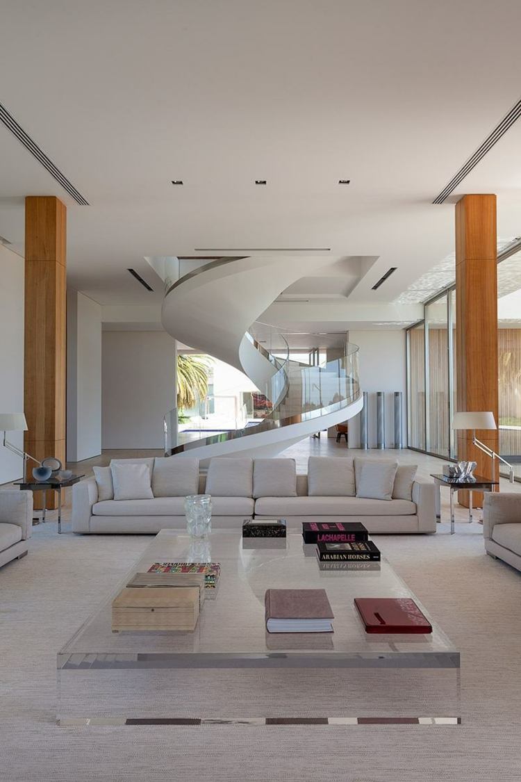 breite wendeltreppe minimalistisch modern stahl glas geländer penthouse