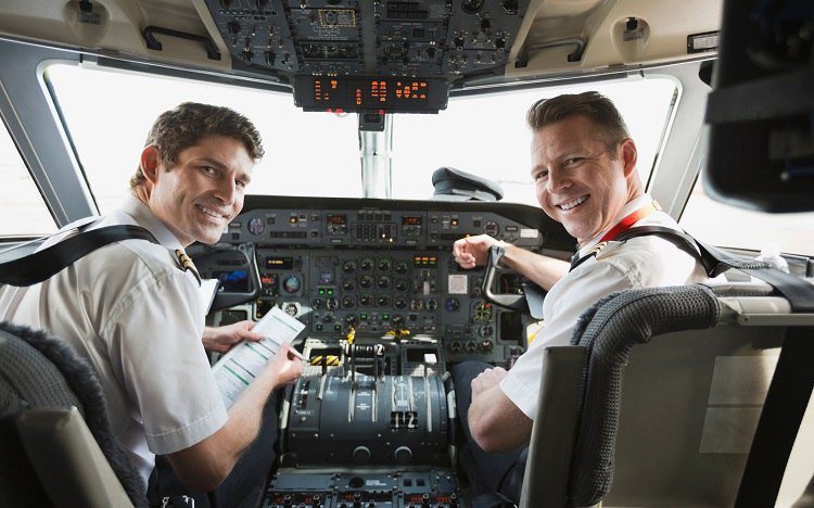 flugangst überwinden tipps ratschläge flugreise phobie hilfe panikattacken über den wolken erfahrungen piloten fragen