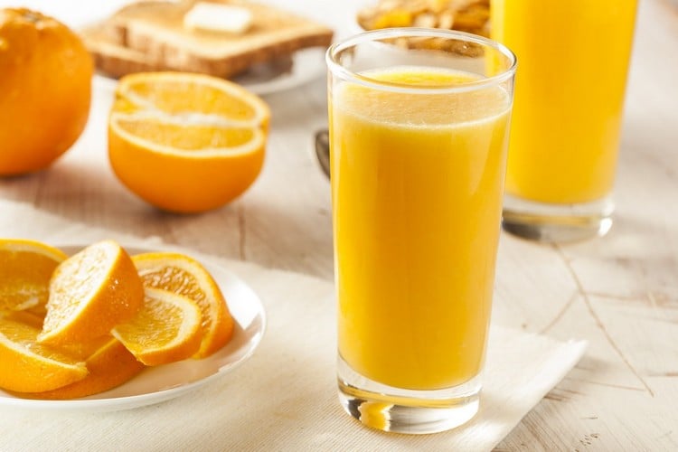 frisch gepresster orangensaft perfekt frühling sommer