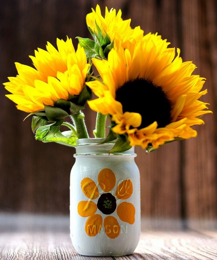 hübsche vase für sonnenblumen basteln sommer