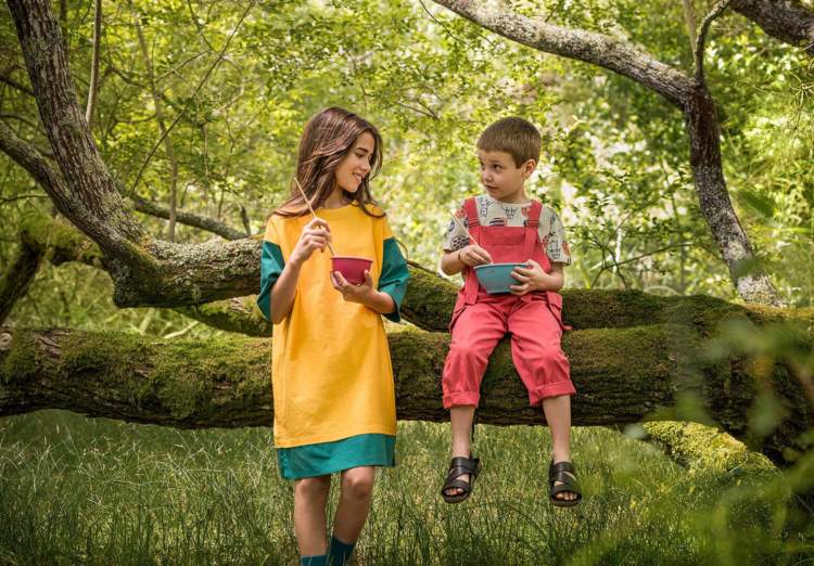 kindermode sommer 2018 kleid gelb emeraldgruen maedchen