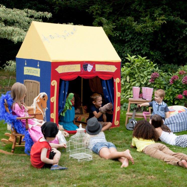 Kinderzelt im Garten