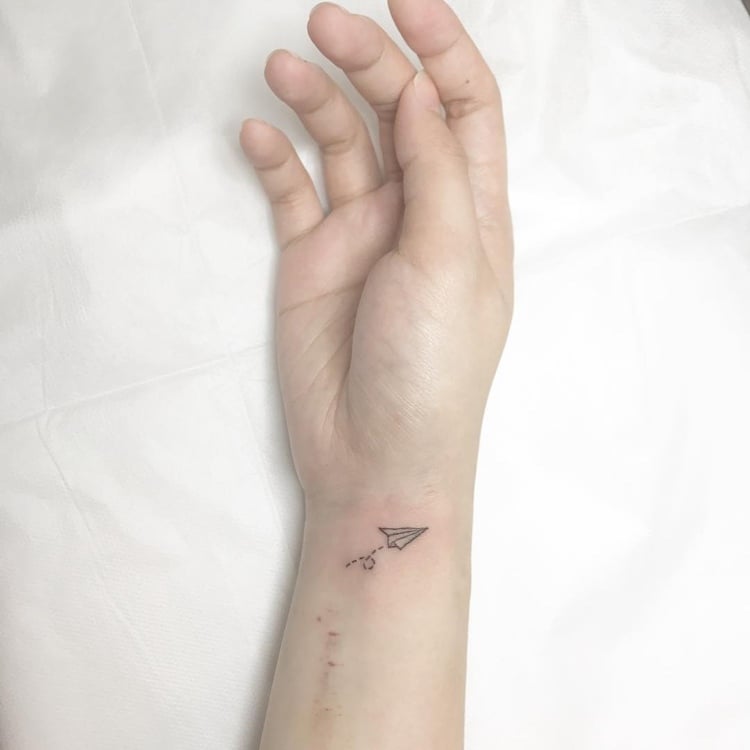 Tattoos klein frauen Kleine Frauen