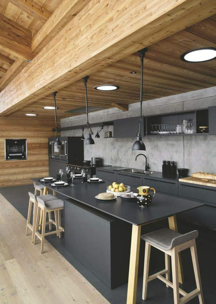 küche holzverkleidung holzbalken rückwand beton möbel schwarz materialien industrial design