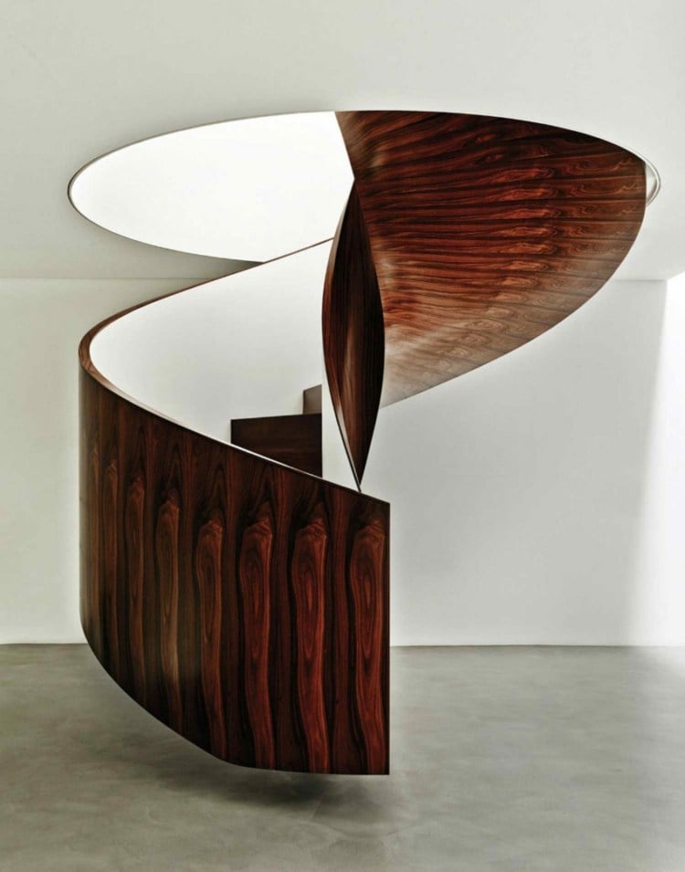 minimalistisches design modern spiraltreppe holz elegante linienführung