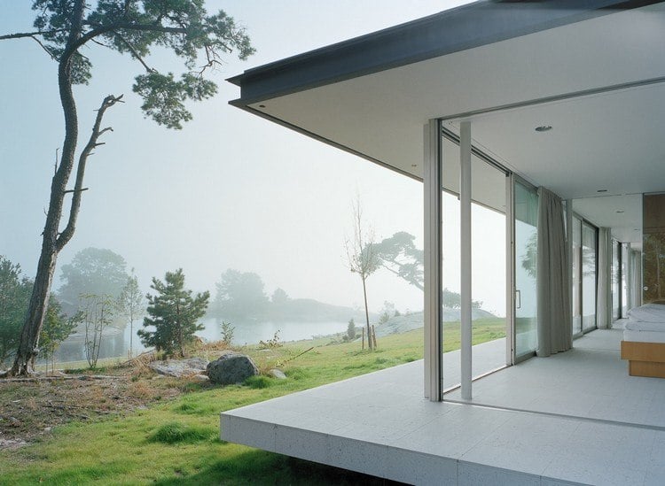 private villa moderne architektur bodentiefe fenster deck
