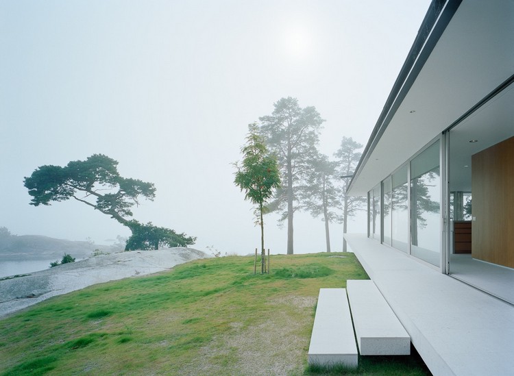 schwedische villa minimalistisch beton gartentreppe