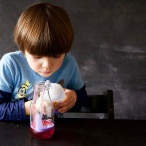 spannende experimente für kinder flüßigkeiten regenbogen im glas