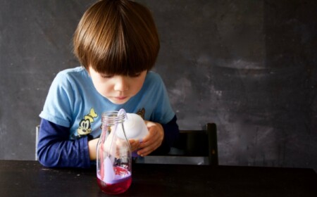 spannende experimente für kinder flüßigkeiten regenbogen im glas