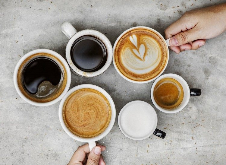 Kaffee zubereiten verschiedene Kaffeespezialitäten Kaffeegetränke