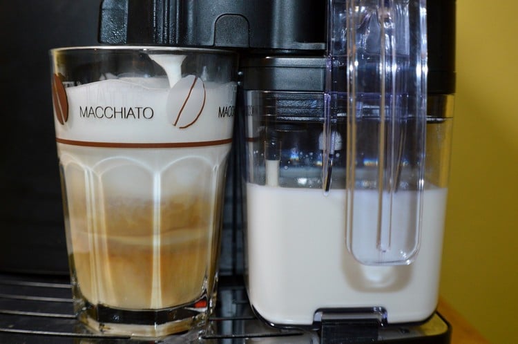 Kaffeemaschinen-Arten Tipps Kaffeevollautomat Latte Macchiato