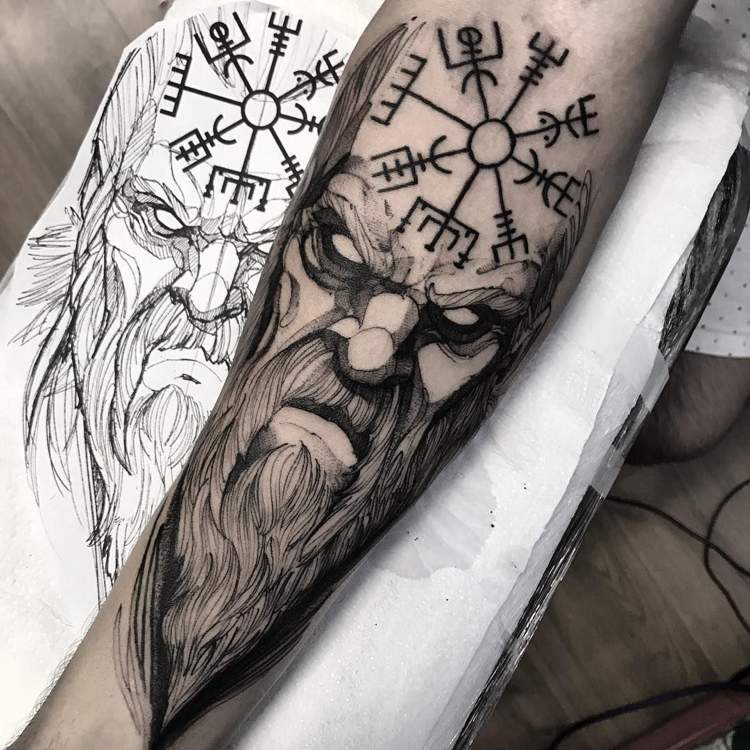 Vegvisir Kompass Wikinger Odin Unterarm Tattoo