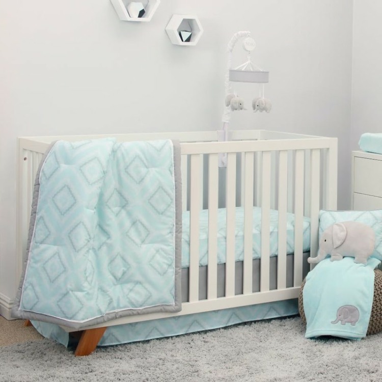 babyzimmer gestalten dezente farben mint grau babybett decke textilien