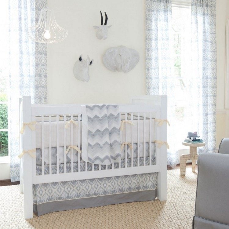 babyzimmer grau weiß beige geschlechtsneutral deckenlampe wanddeko
