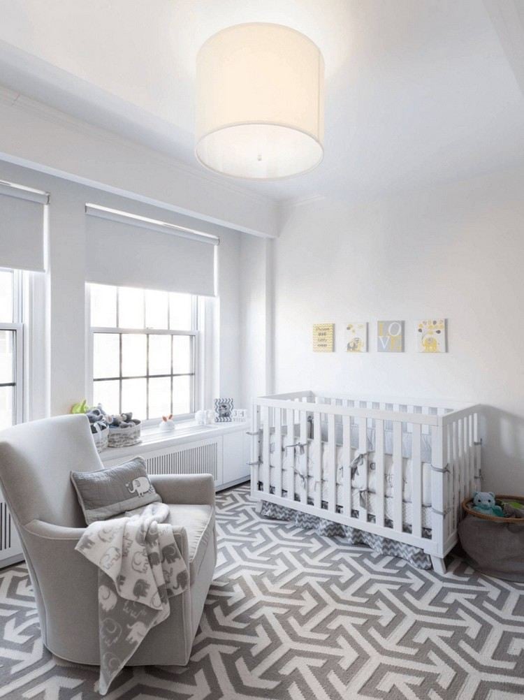 babyzimmer grau weiß teppich sessel große deckenlampe