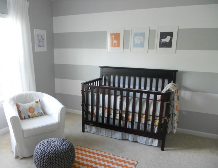 babyzimmer grau weiß wandgestaltung streifen bilder tiere