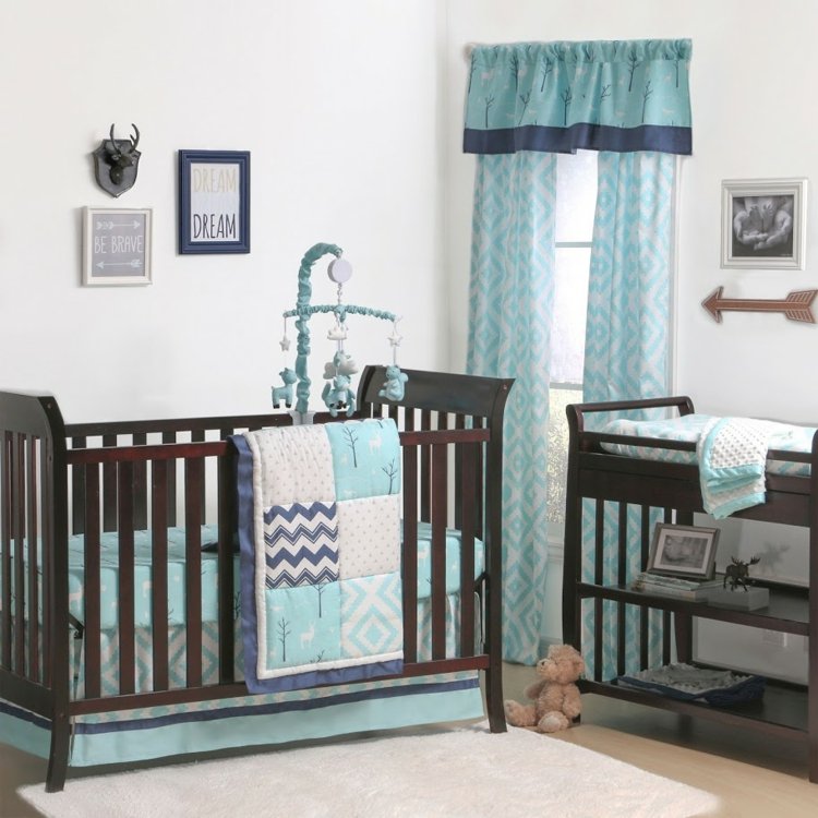 babyzimmer junge mit grau bettwäsche gardinen deko dunkelblaue akzente