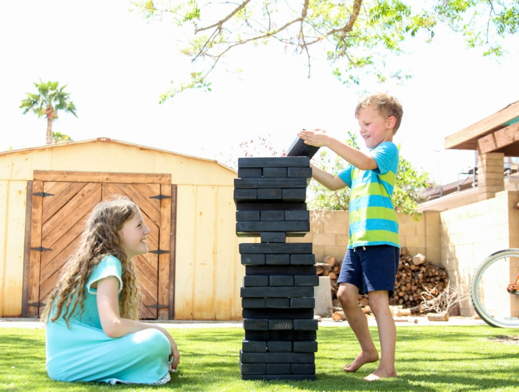 diy lustige outdoor spiele für gruppen ideen jenga garten