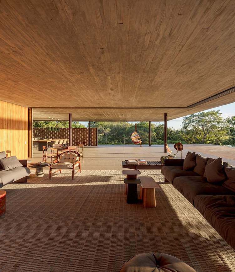 extensive dachbegrünung design planar house brasilien gründach mauerwerk natur grünfläche architektur innenraum clubsessel