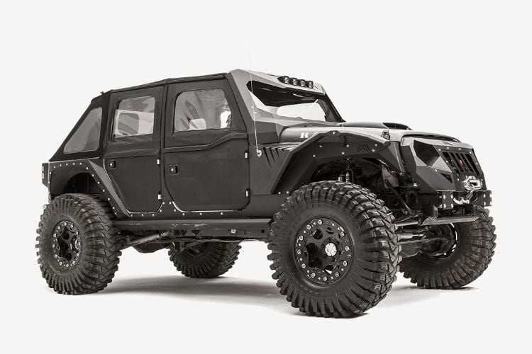 fab four jeep wrangler ausrüstung auto umbau modell stoßdämpfer windschutzscheibe ansicht