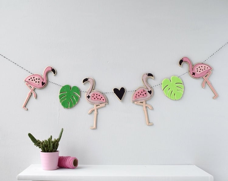 flamingo kinderzimmer deko idee girlande vögel blätter