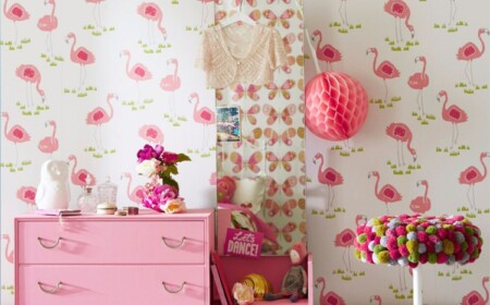 flamingo tapete weiß rosa kinderzimmer spielraum garderobe