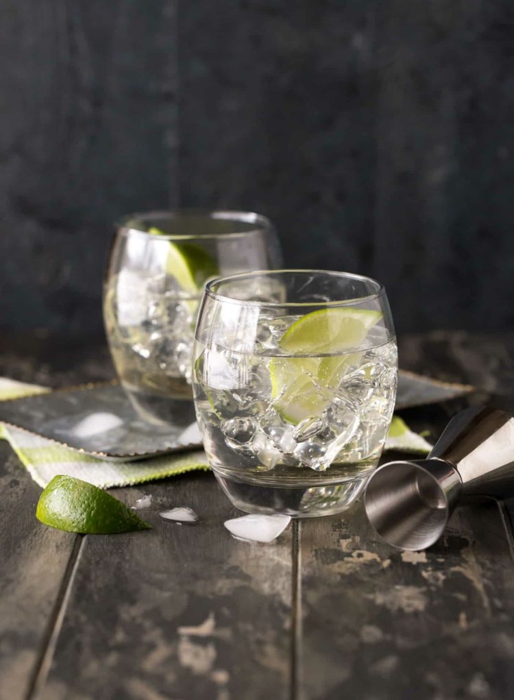 holunderblÃ¼ten rezepte alkoholisch getrÃ¤nke schnaps gin and tonic