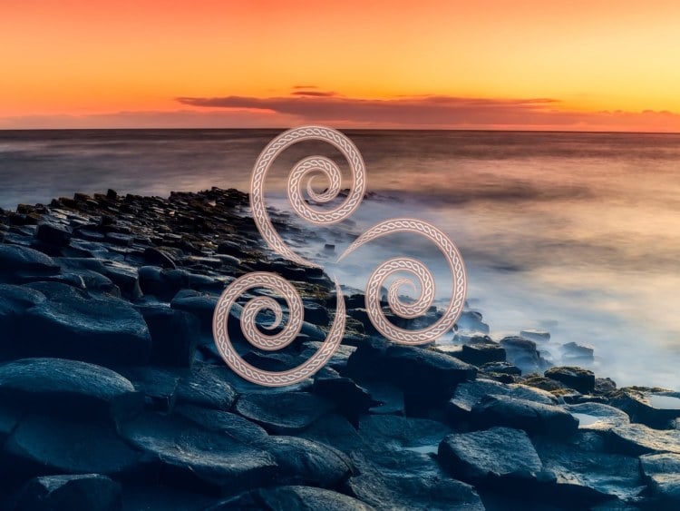 keltische symbole knoten triskele spirale bedeutung goettlich
