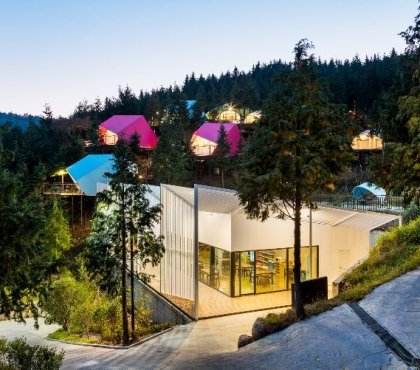 luxus campingplatz glamping südkorea architektur wald design resort ferienort restaurant gebäude aussicht zelte